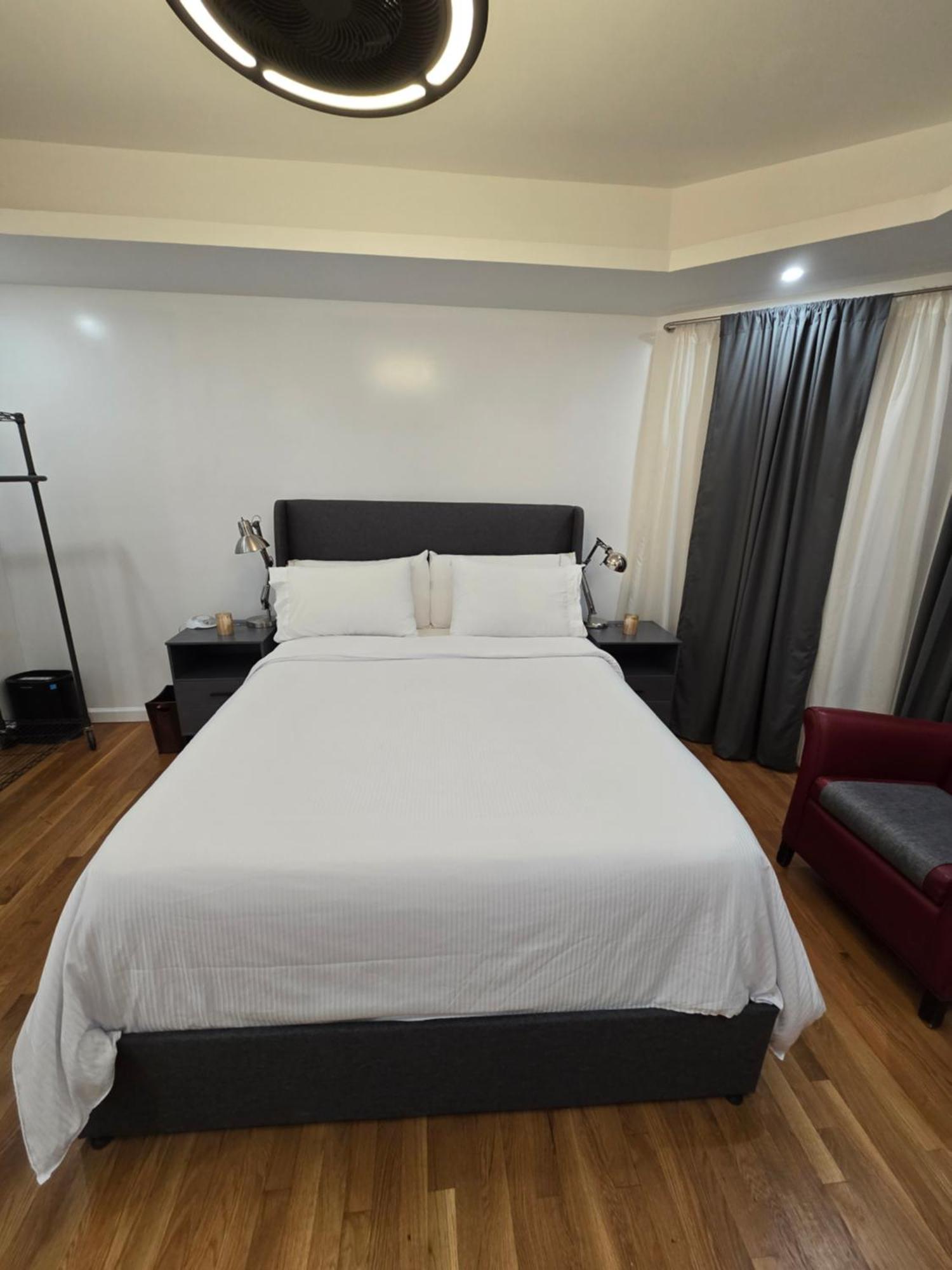 Beautiful Boston Bedroom - New Renovation Bagian luar foto